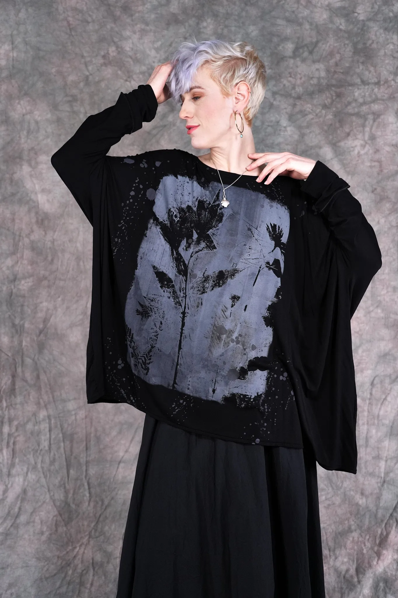 2218-2 Mariposa Square Top Silhouette