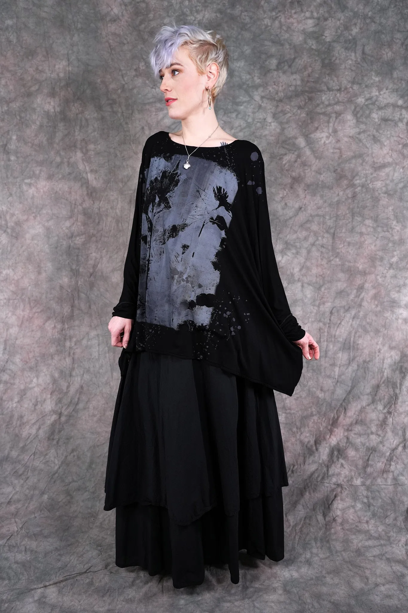 2218-2 Mariposa Square Top Silhouette