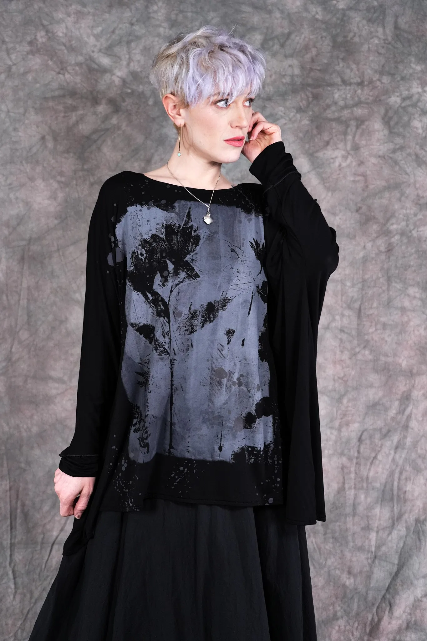 2218-2 Mariposa Square Top Silhouette