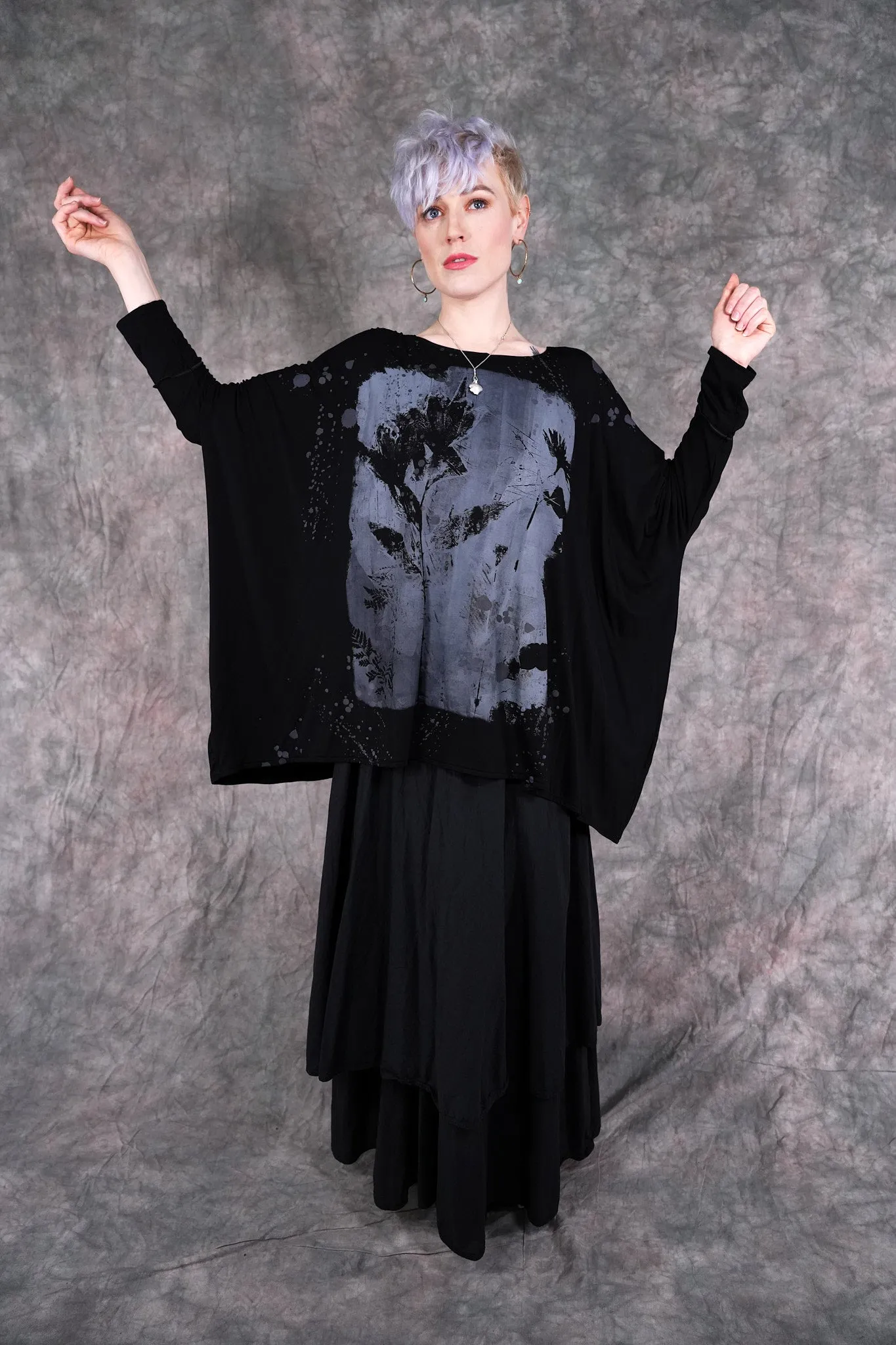 2218-2 Mariposa Square Top Silhouette