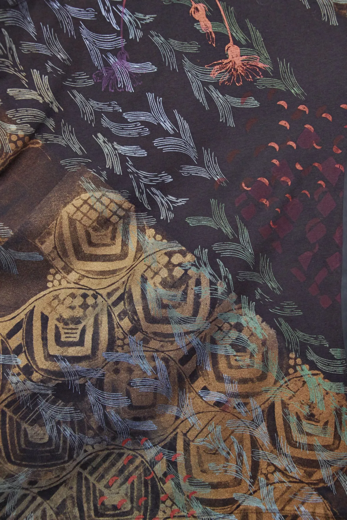 2218 Mariposa Square Top Gold and Color