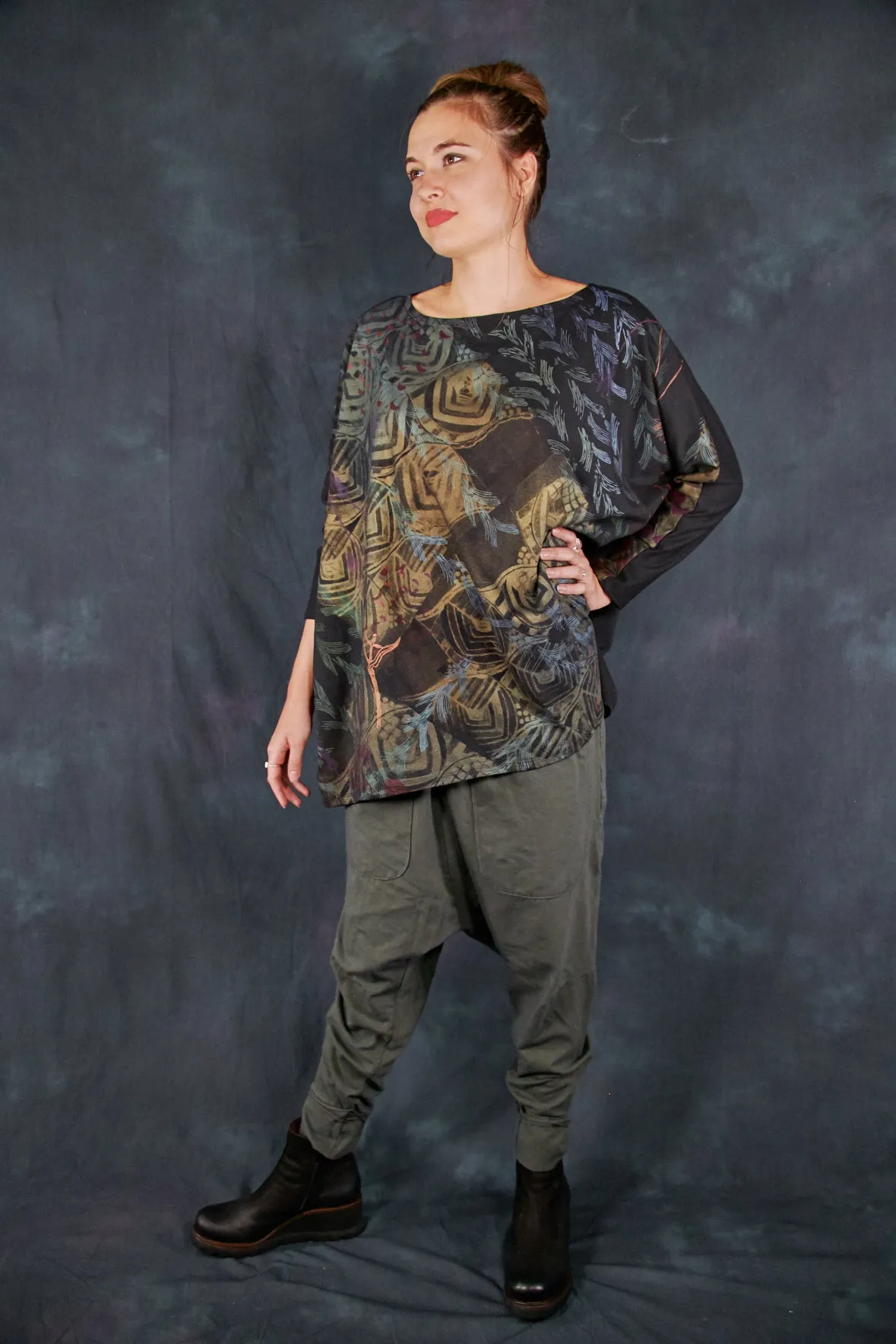 2218 Mariposa Square Top Gold and Color