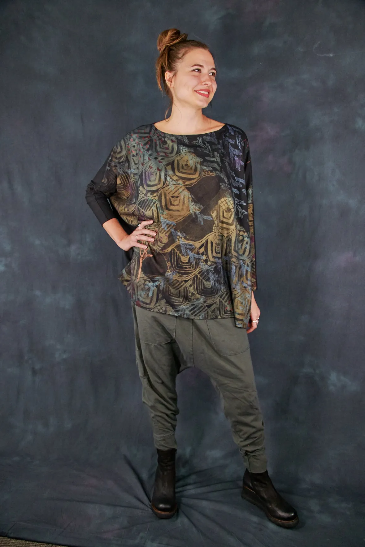 2218 Mariposa Square Top Gold and Color