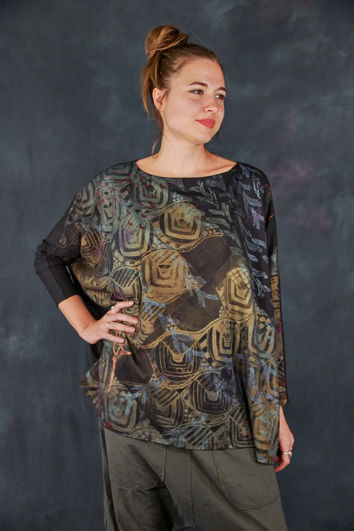2218 Mariposa Square Top Gold and Color
