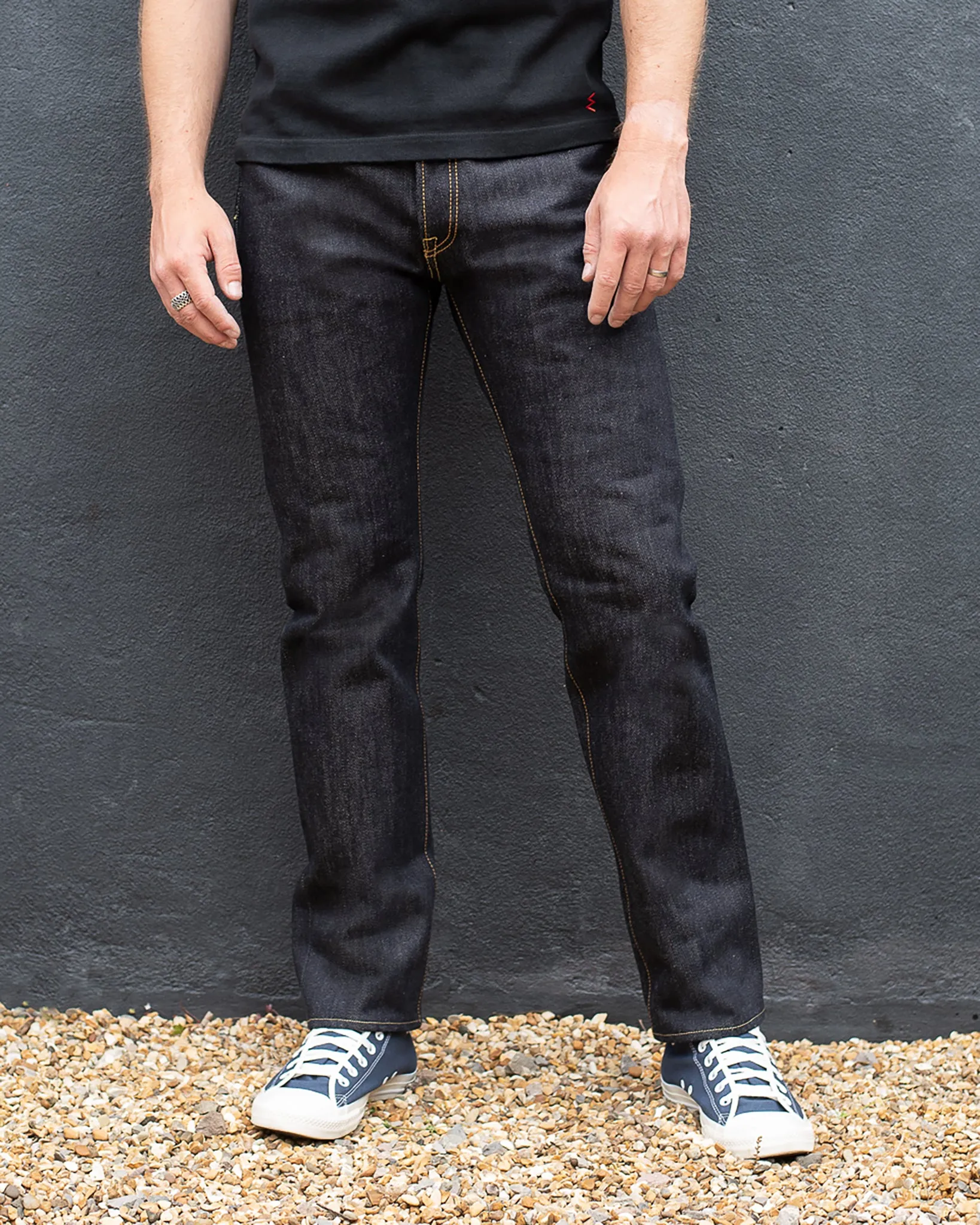 25oz Selvedge Denim Relaxed Tapered Cut Jeans - Indigo