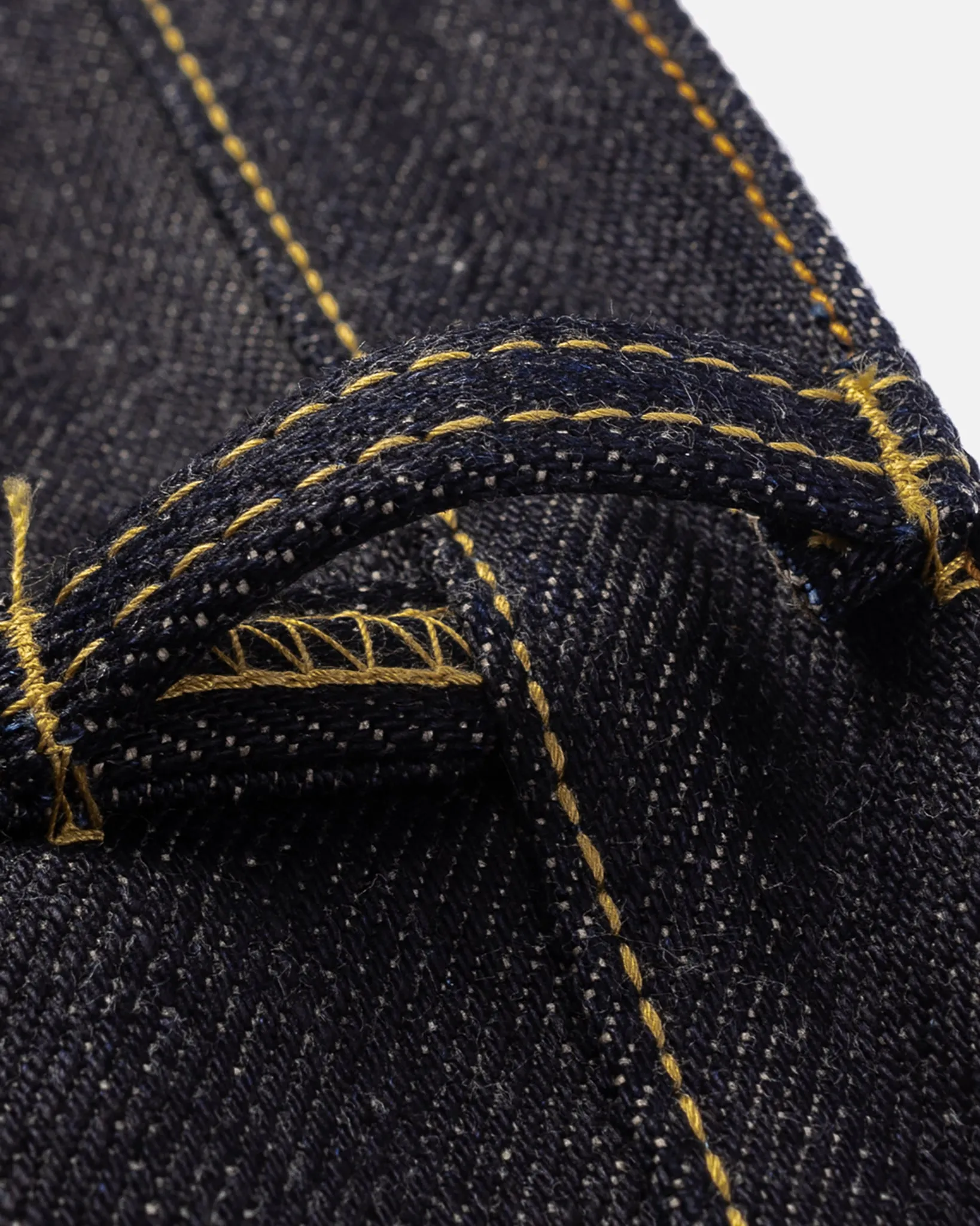 25oz Selvedge Denim Relaxed Tapered Cut Jeans - Indigo