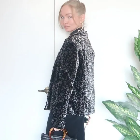 𝅺Anthropologie Elevenses Black Velvet Floral Single Breasted Blazer / Jacket