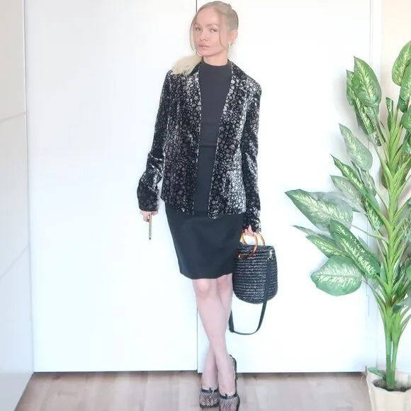 𝅺Anthropologie Elevenses Black Velvet Floral Single Breasted Blazer / Jacket