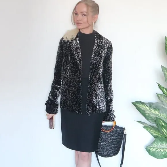 𝅺Anthropologie Elevenses Black Velvet Floral Single Breasted Blazer / Jacket