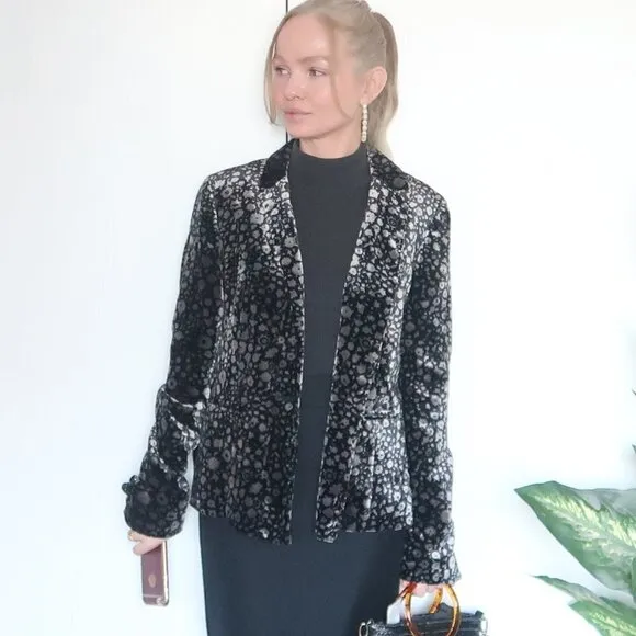 𝅺Anthropologie Elevenses Black Velvet Floral Single Breasted Blazer / Jacket