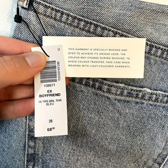 Aritzia Denim ForumThe Ex Boyfriend Hi-Rise Micro Jean Shorts in Women's Size 26