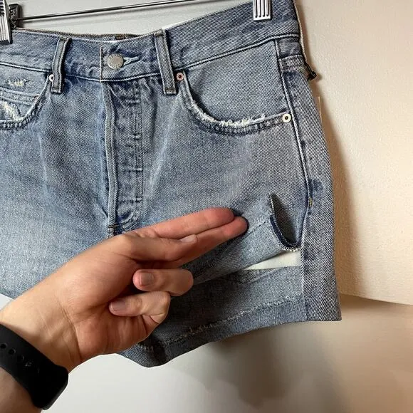 Aritzia Denim ForumThe Ex Boyfriend Hi-Rise Micro Jean Shorts in Women's Size 26
