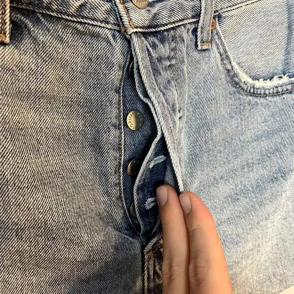 Aritzia Denim ForumThe Ex Boyfriend Hi-Rise Micro Jean Shorts in Women's Size 26