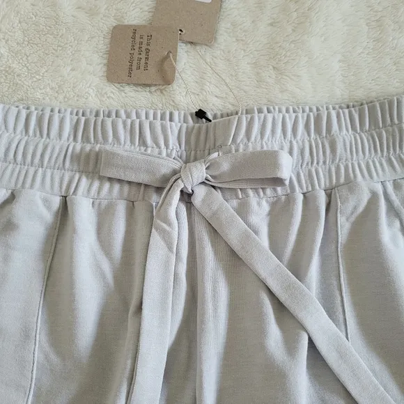 b new york🗽Soft Slouchy Shorts - NWT
