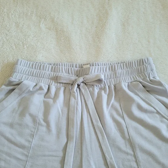 b new york🗽Soft Slouchy Shorts - NWT