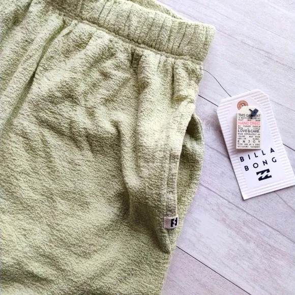 BILLABONG NEW Harbor Elastic Waist Shorts