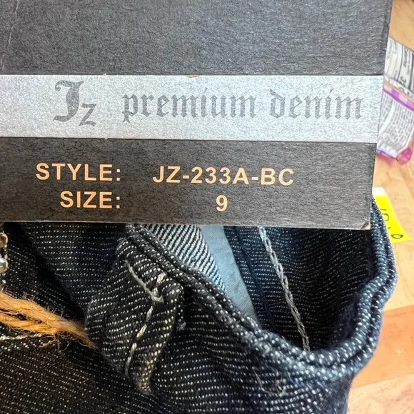 BNWT JZ premium denim Sz 9 Jeans