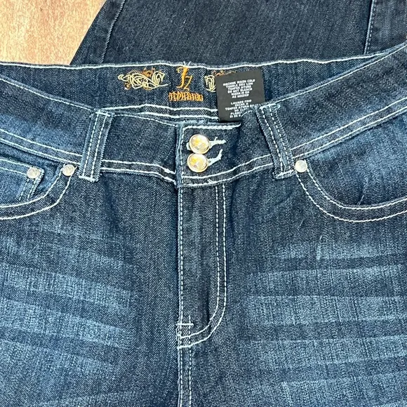 BNWT JZ premium denim Sz 9 Jeans