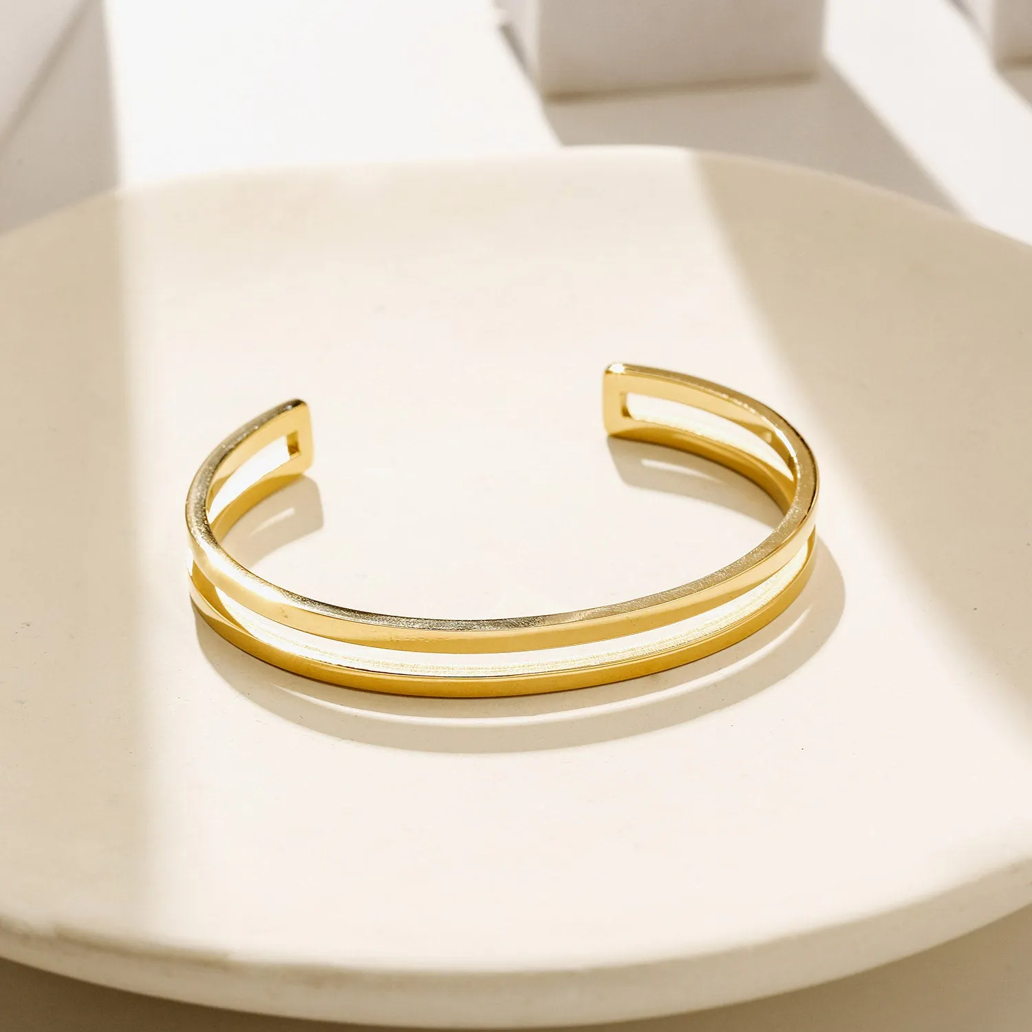 C-shaped smooth surface bracelet-NSB1958STGC