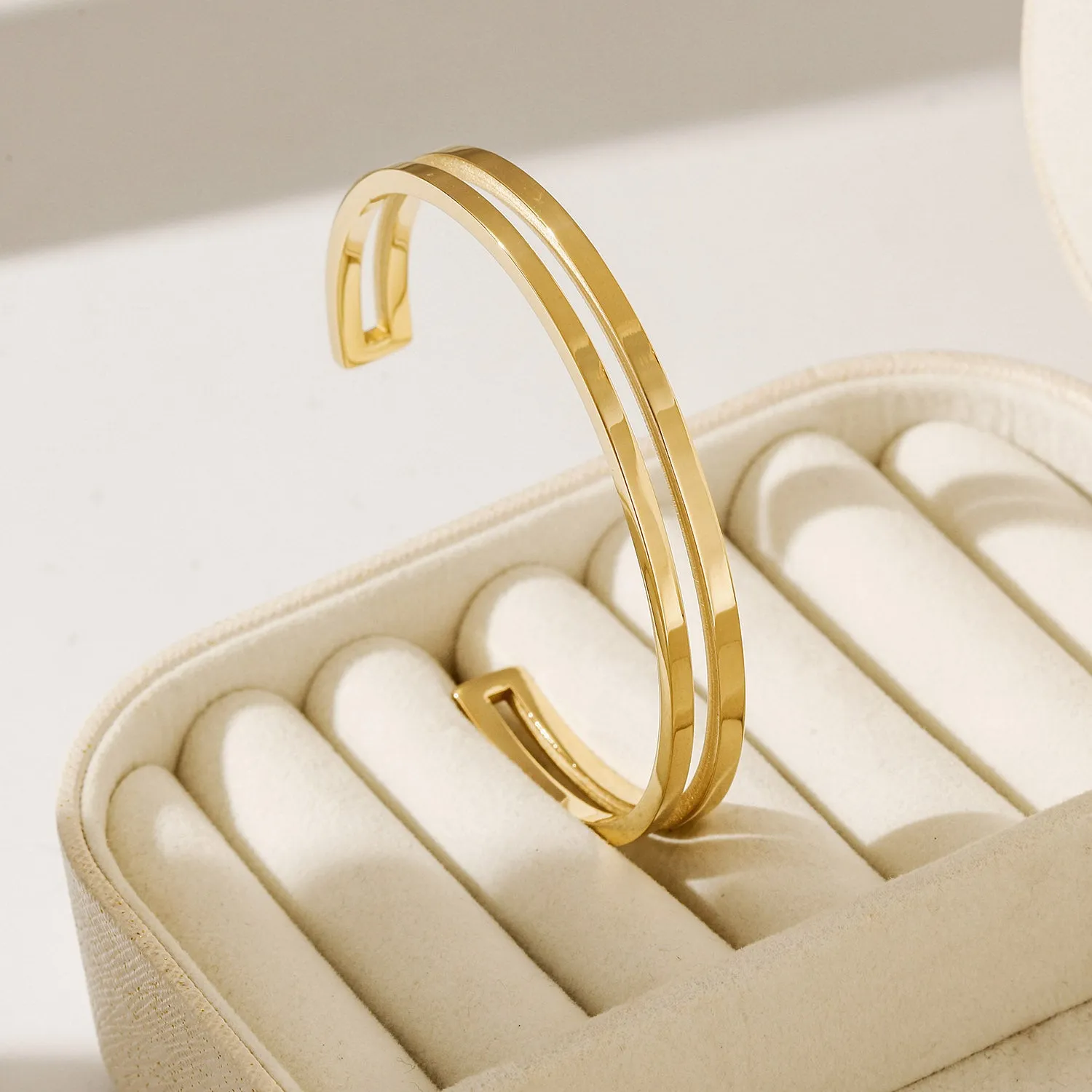 C-shaped smooth surface bracelet-NSB1958STGC