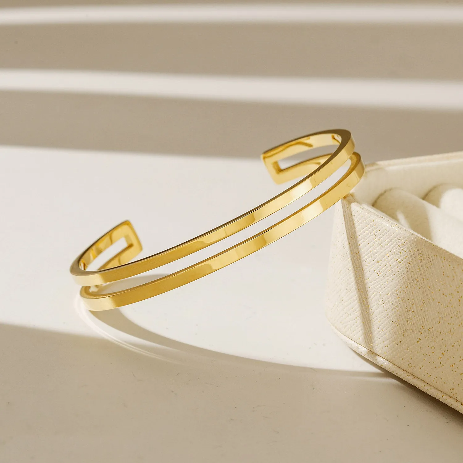 C-shaped smooth surface bracelet-NSB1958STGC