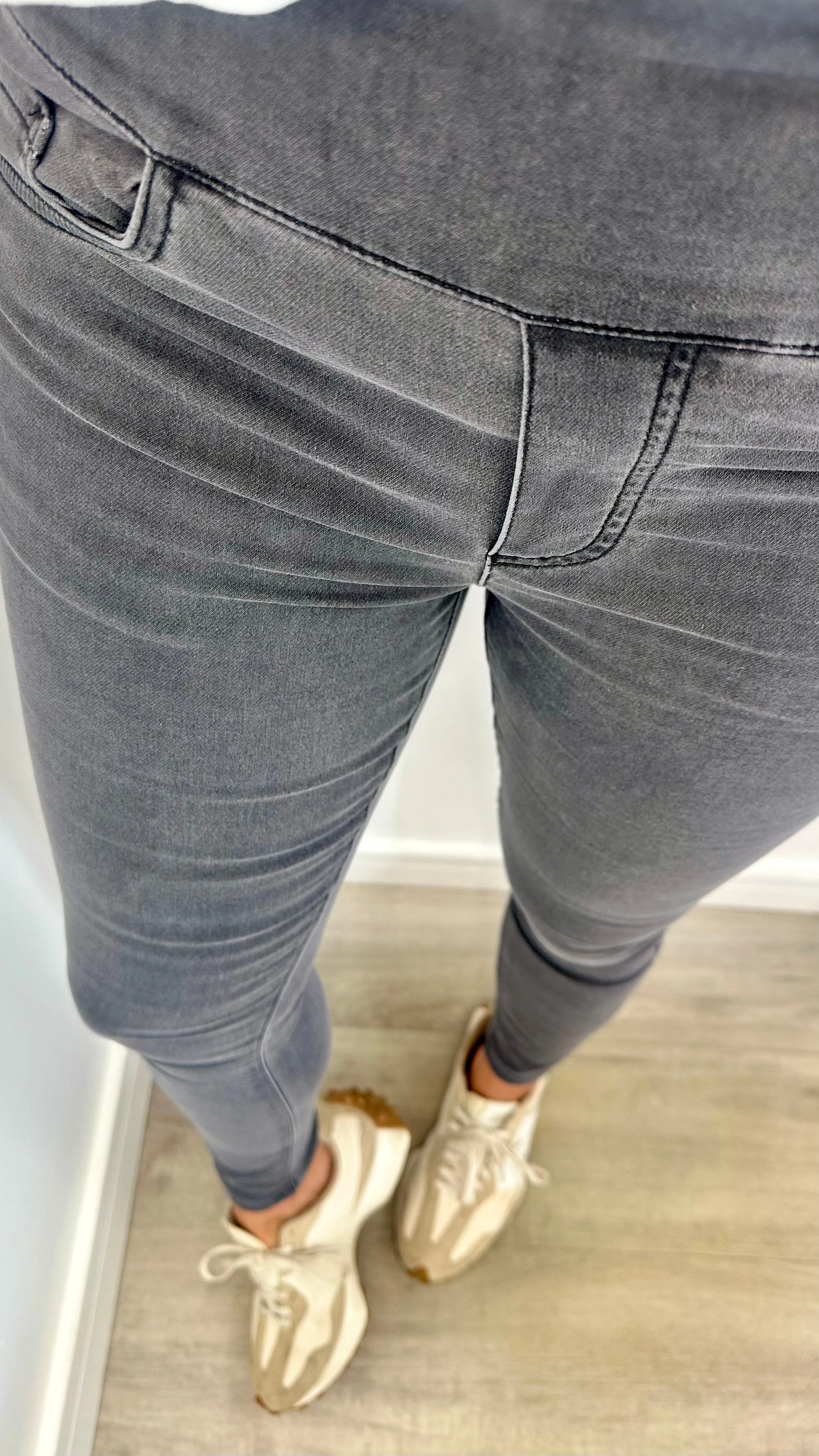 CHARCOAL TOCADO JEANS