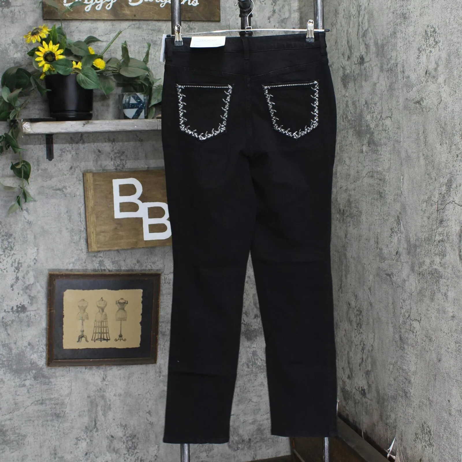 Christopher & Banks Womens Embellished Relaxed Fit High Rise Jeans 9900