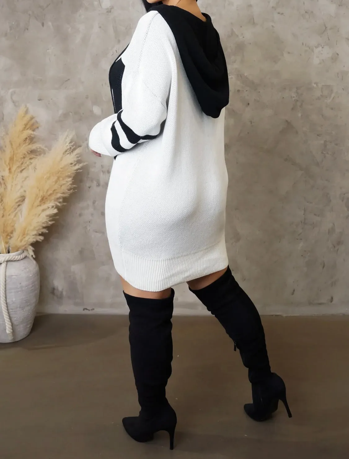 COOL DAY MINI DRESS ( White/ Black )