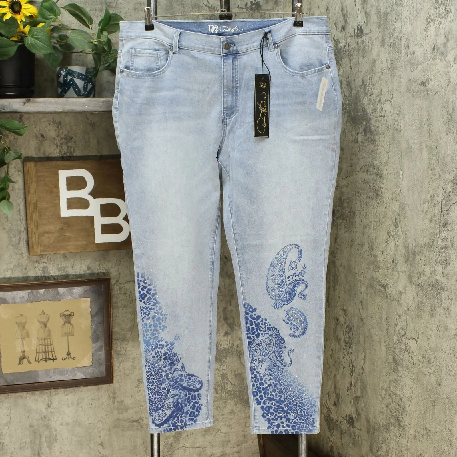 DG2 by Diane Gilman Women's Plus Size Stretch Artwork Slim Leg Jeans