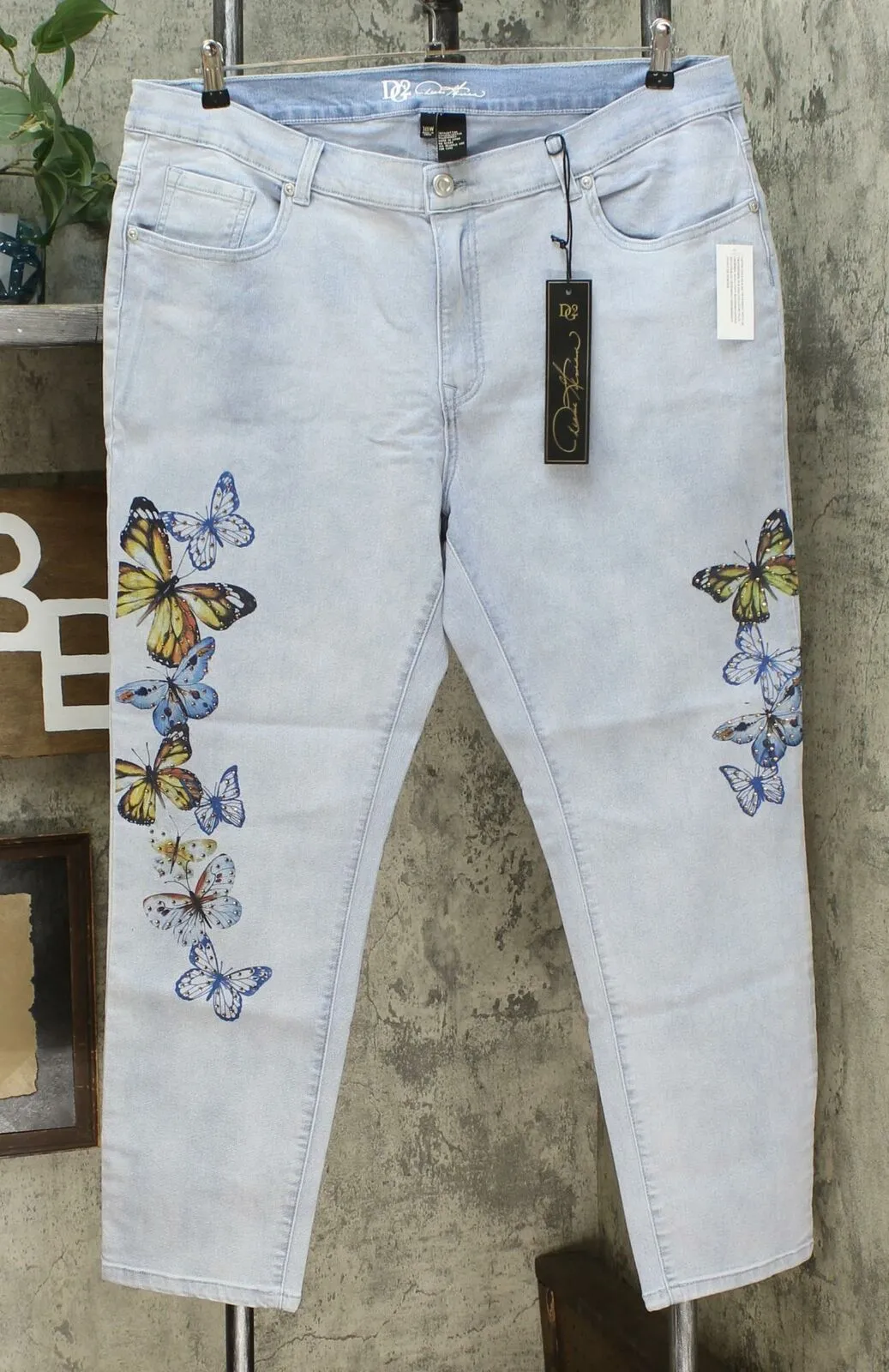 DG2 by Diane Gilman Women's Plus Size Stretch Artwork Slim Leg Jeans