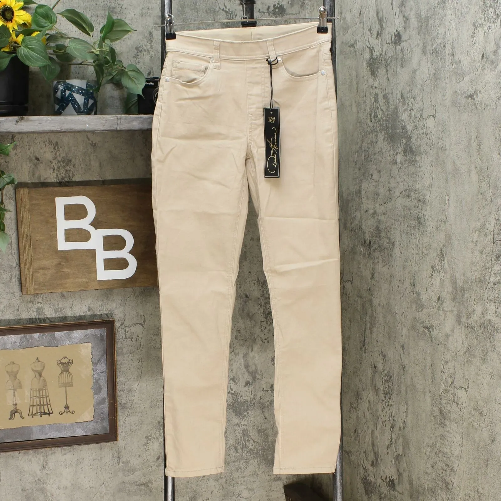 DG2 by Diane Gilman Women's Straight Stretch Denim 5 Pocket Jeggings