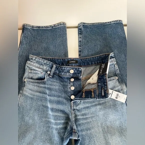 Express Relaxed Straight Leg Low Rise Distress Ripped Blue Jeans Women’s size 2R