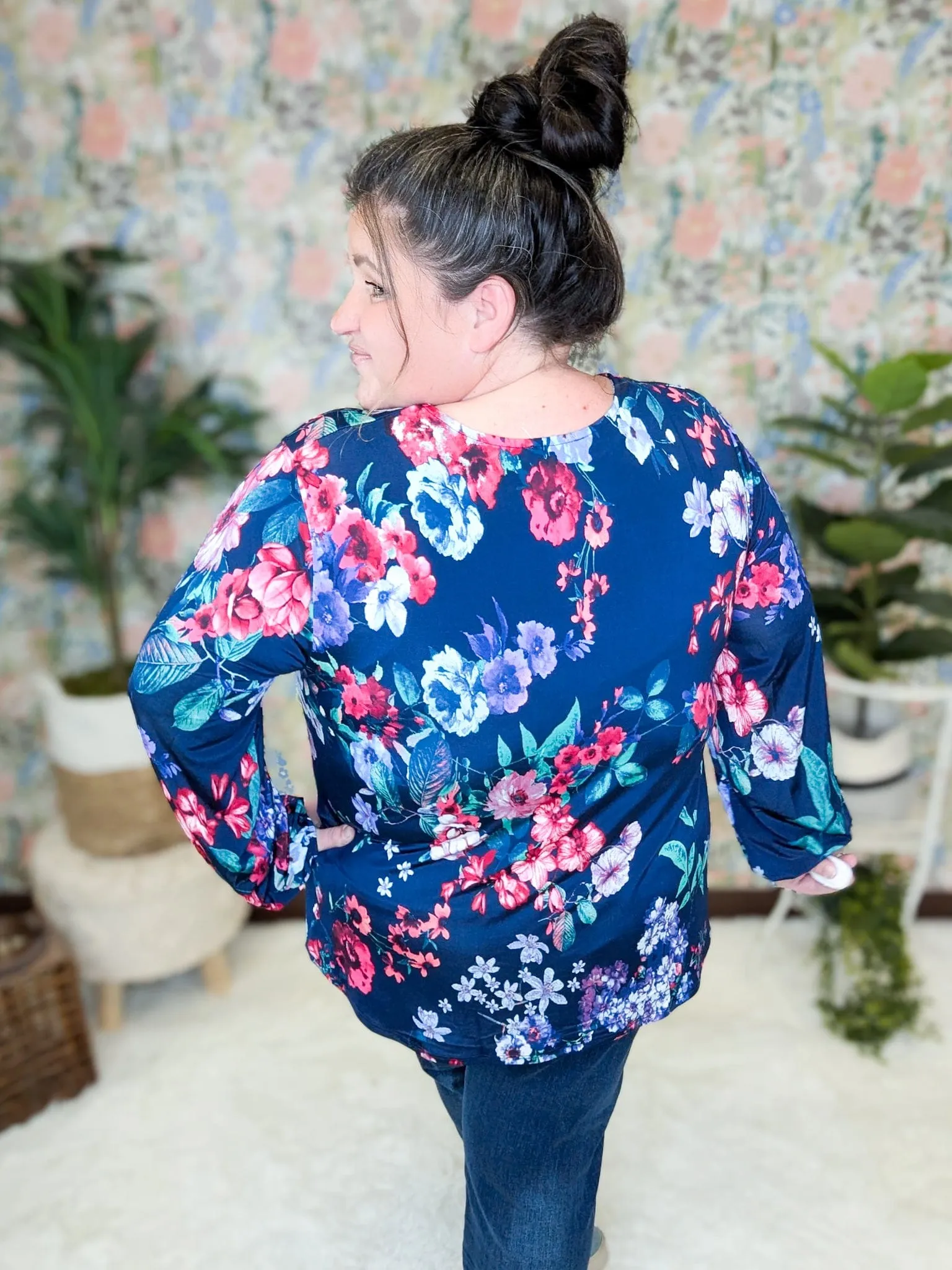Fern Floral Long Sleeve Slinky Vneck in Navy Mix