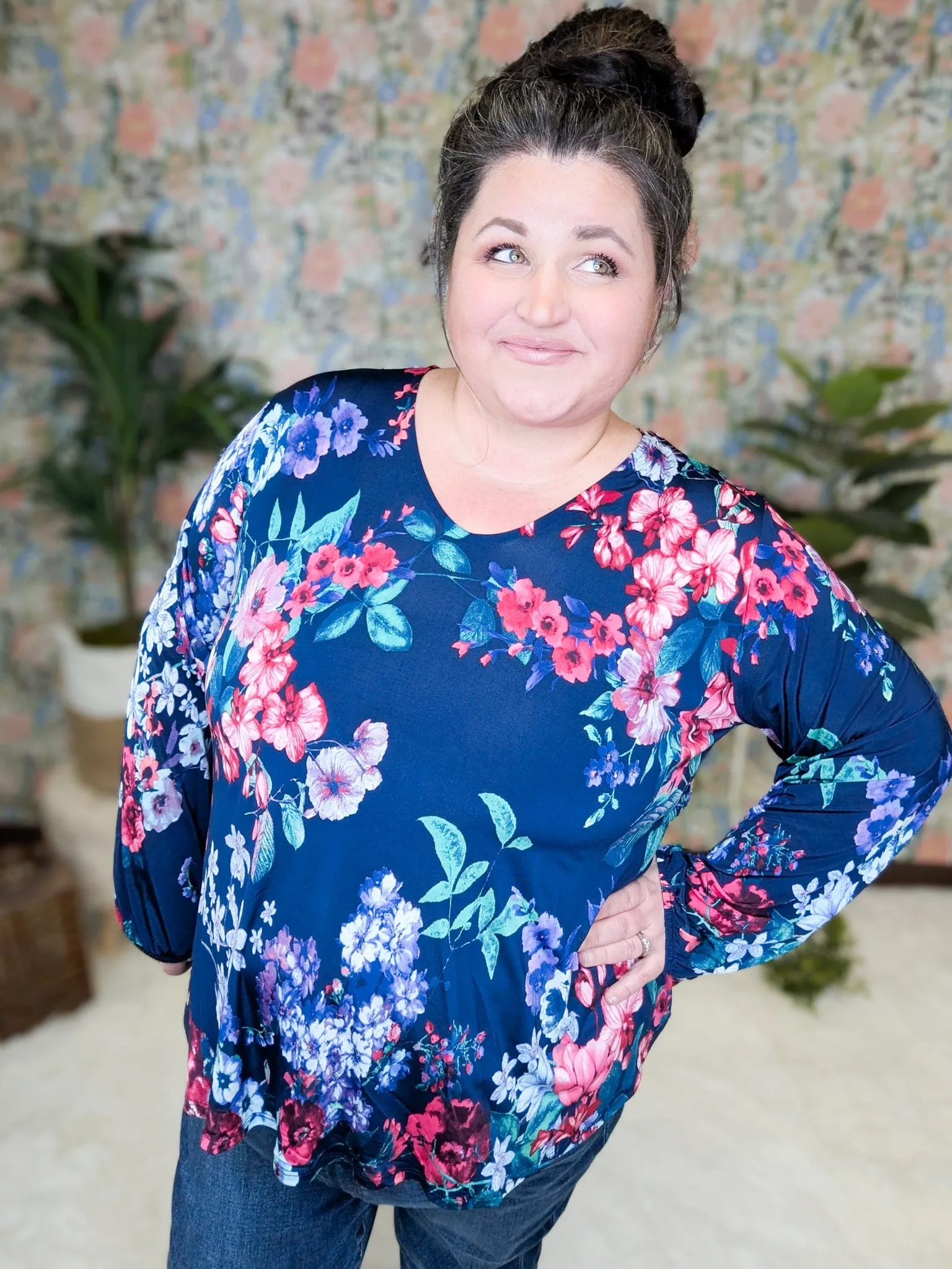 Fern Floral Long Sleeve Slinky Vneck in Navy Mix