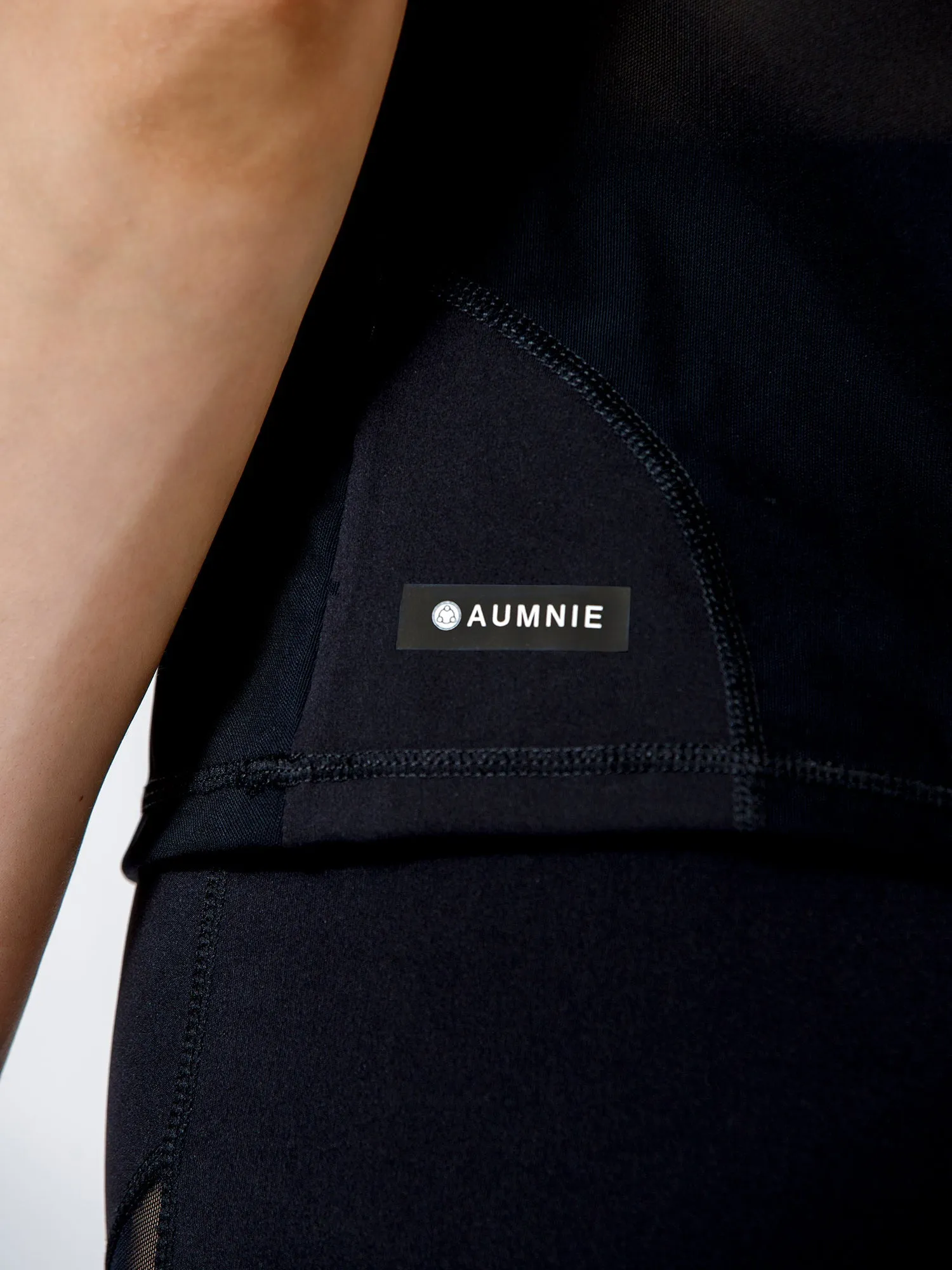 FITTED MESH TEE, BLACK MESH