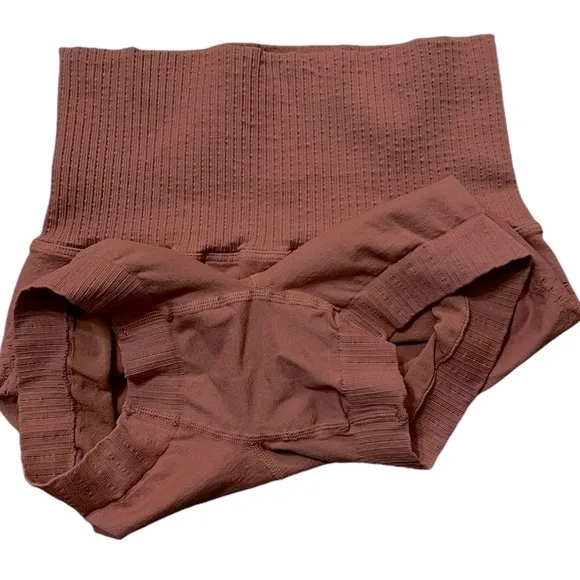 Free People Movement Good Karma Shorts XS/S Sequoia (like Coconut Shell) NWOT