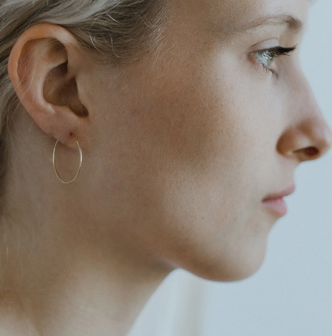 Hannah 1"  Smooth Hoop Earrings
