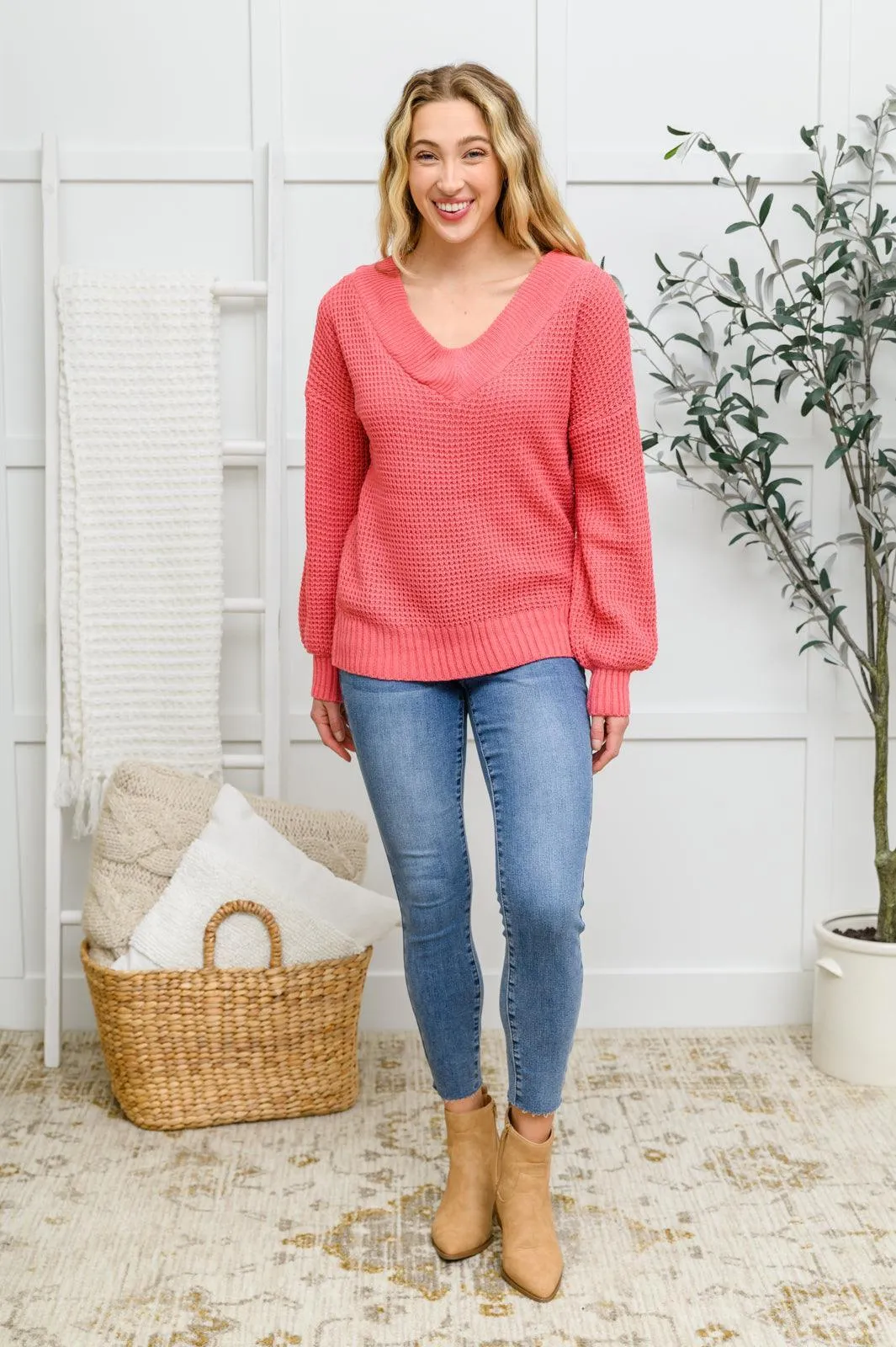 Hazel Blues® | Becca Hi-Waisted Embroidered Pocket Relaxed Jeans