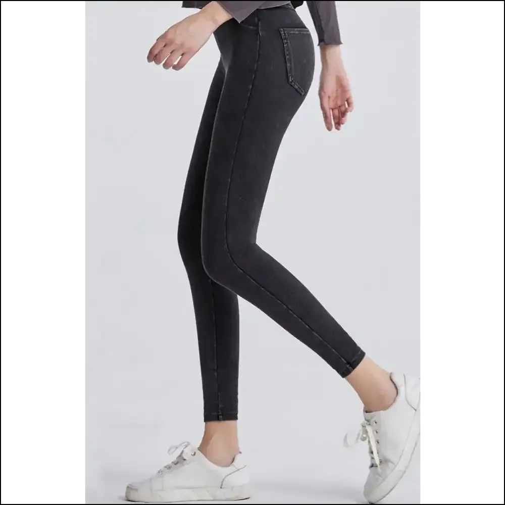 High Waist Cropped Jeans: Because Fabulousness is a Full-time Job! 😂✨