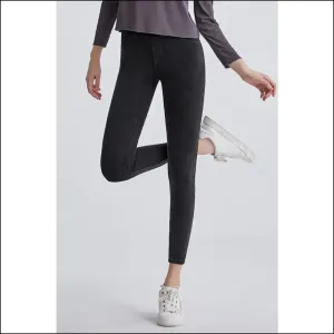 High Waist Cropped Jeans: Because Fabulousness is a Full-time Job! 😂✨