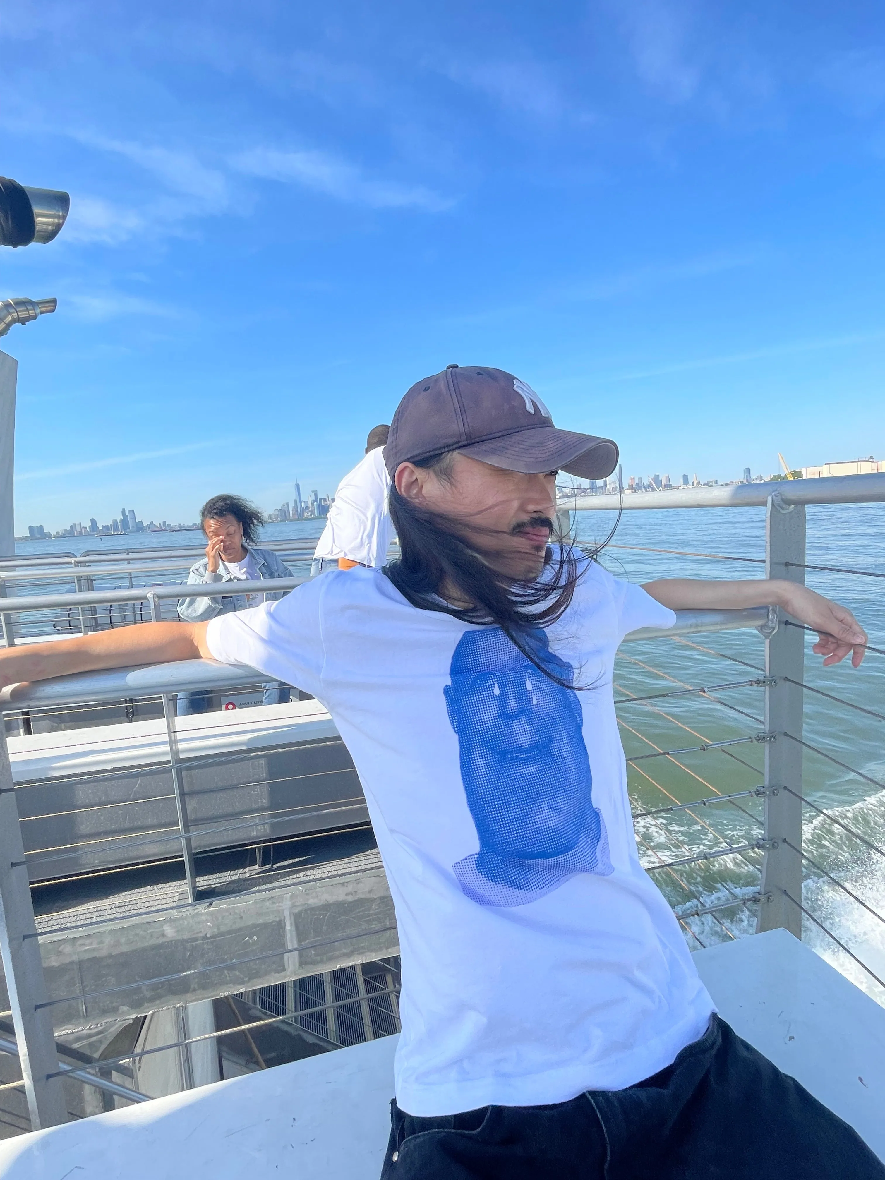 “James had tears in his eyes: Blue” T-Shirt White