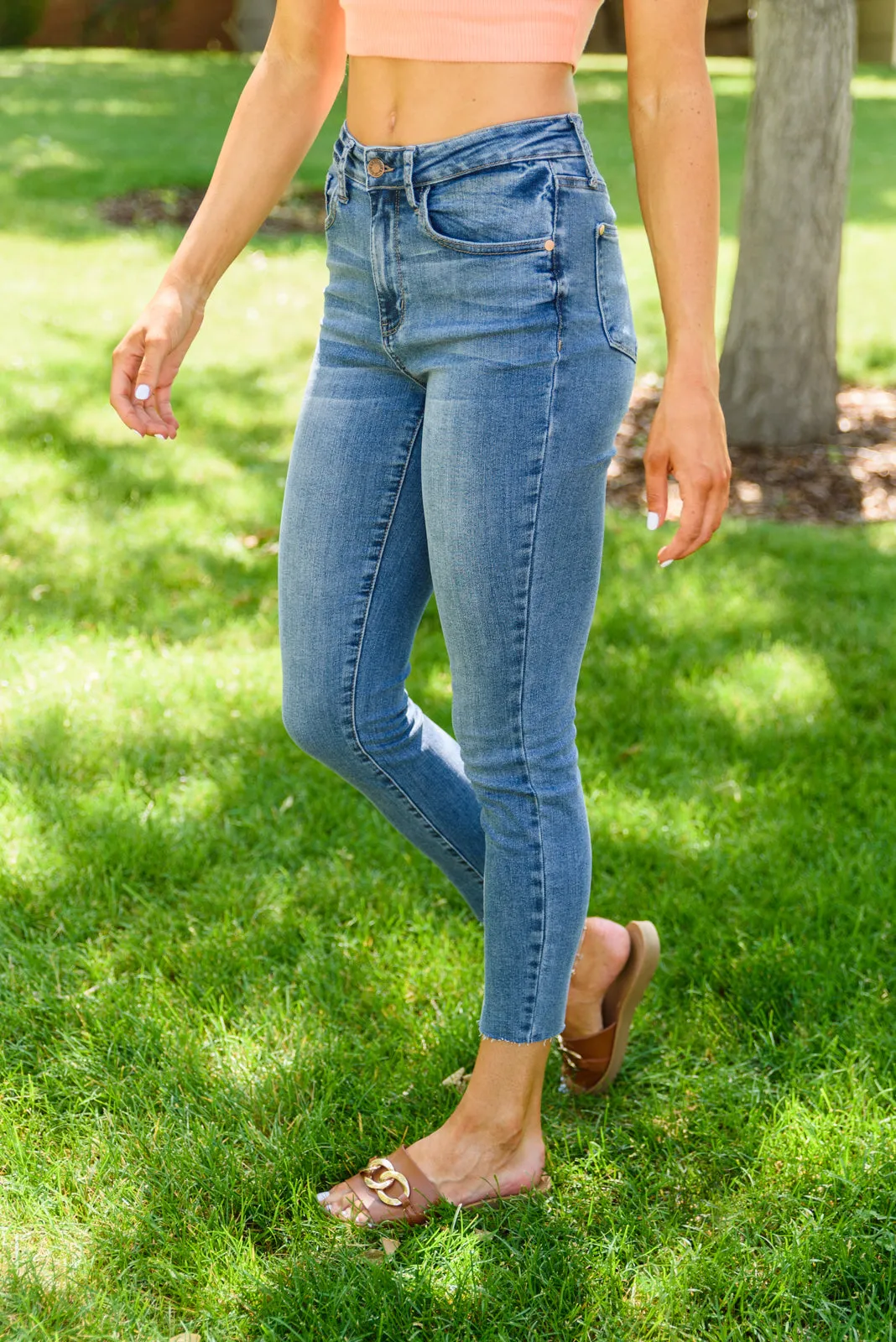 JUDY BLUE Becca Hi-Waisted Embroidered Pocket Relaxed Jeans