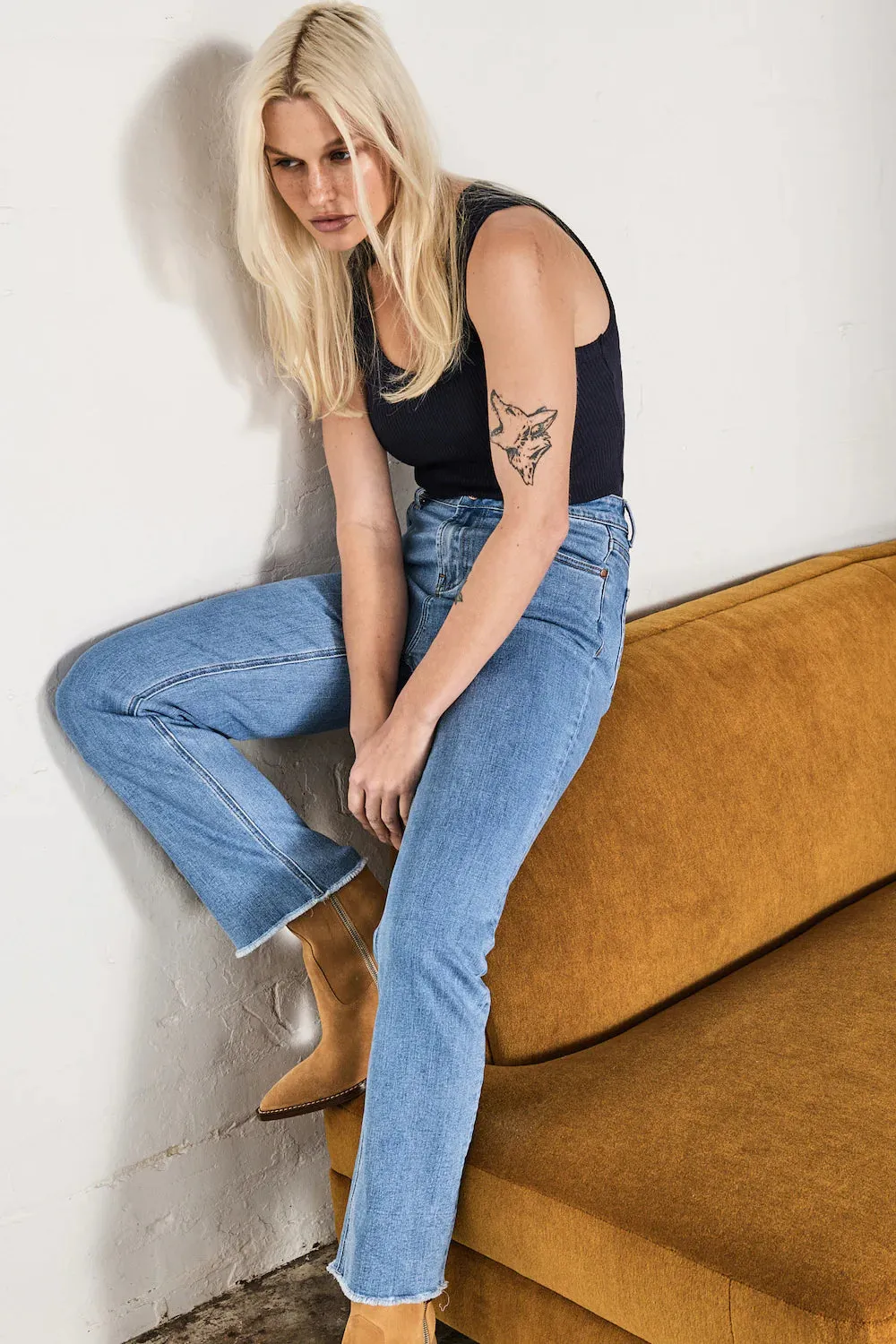 Kireina II VACAY Slim Kick Flare Raw Hem - 70’s Blue