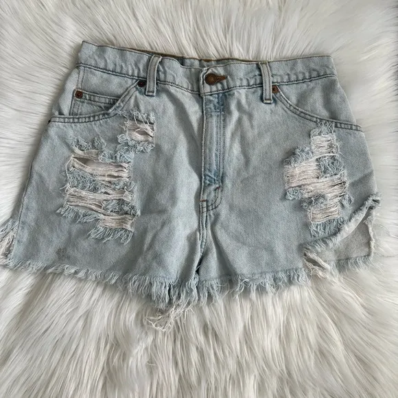 LEVI  STRAUSS Shorts 951 Relaxed Fit distressed size 10.