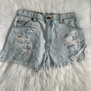 LEVI  STRAUSS Shorts 951 Relaxed Fit distressed size 10.