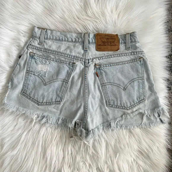 LEVI  STRAUSS Shorts 951 Relaxed Fit distressed size 10.