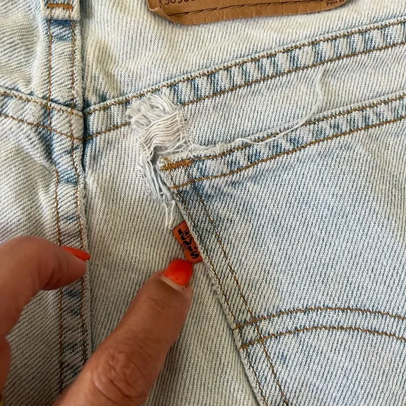 LEVI  STRAUSS Shorts 951 Relaxed Fit distressed size 10.
