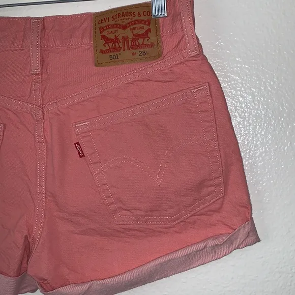 LEVI’S 501 WOMEN’S SHORTS MID RISE SIGNATURE BUTTON FLY NON-STRETCH SIZE…