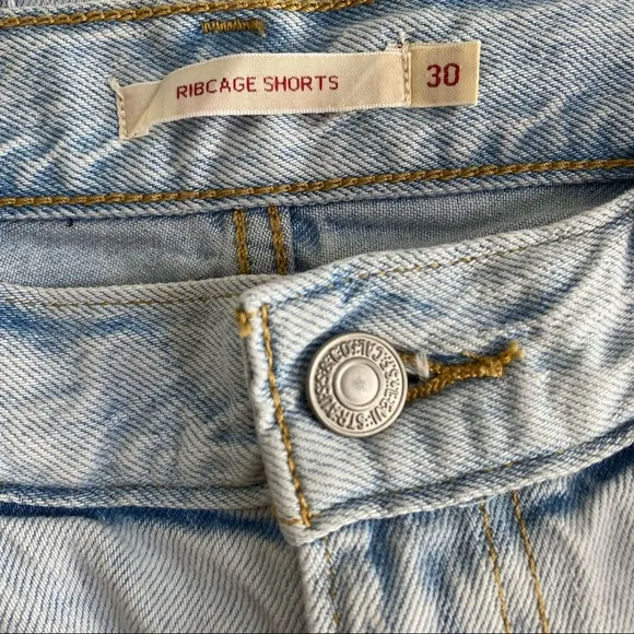 Levi's Friendly Reminder Pleated Ribcage Denim Shorts Size 30