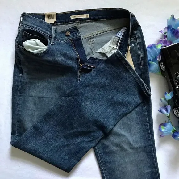 Levi's NWT 505 Classic Straight Jeans Women 10/30 Short
